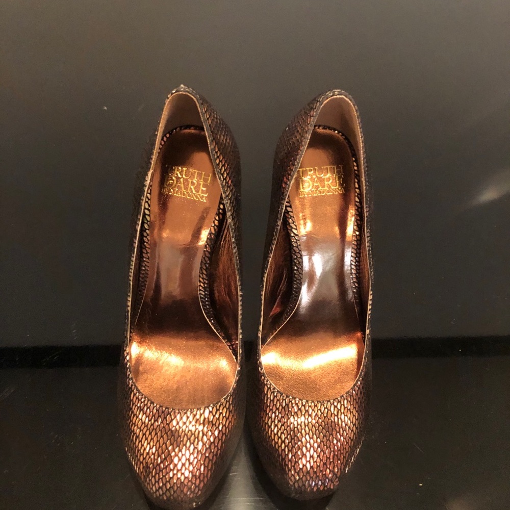Stunning iridescent Heels